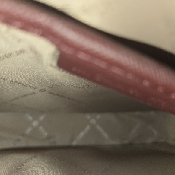 Michael Kors Jet Set Saffiano Crossbody Bag - Picture 3 of 3